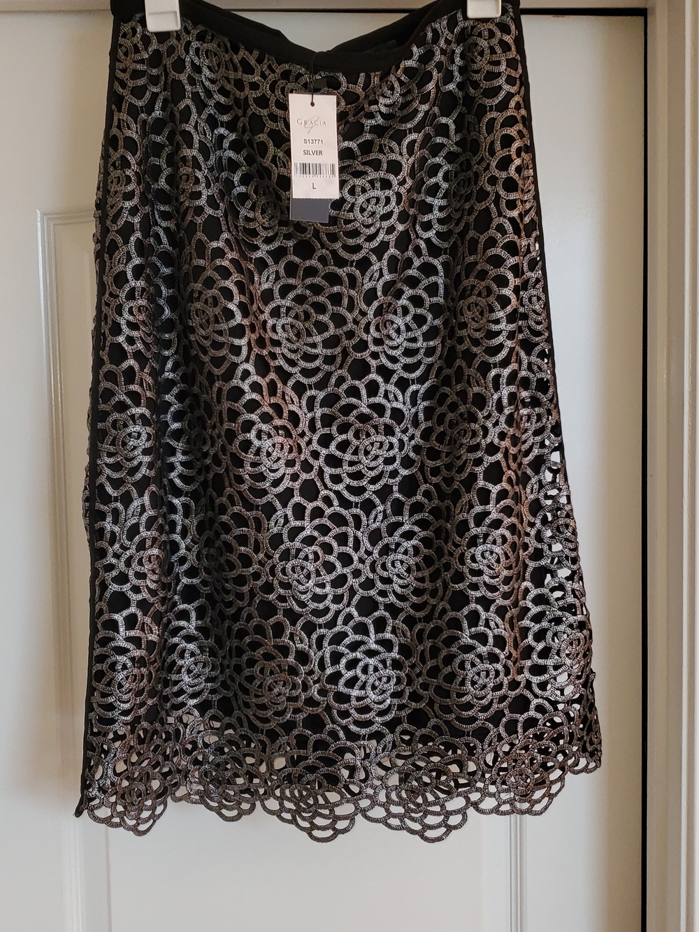 Gracia Womem's Black Skirt with Silver Floral Lace Overlay Size-L NWT